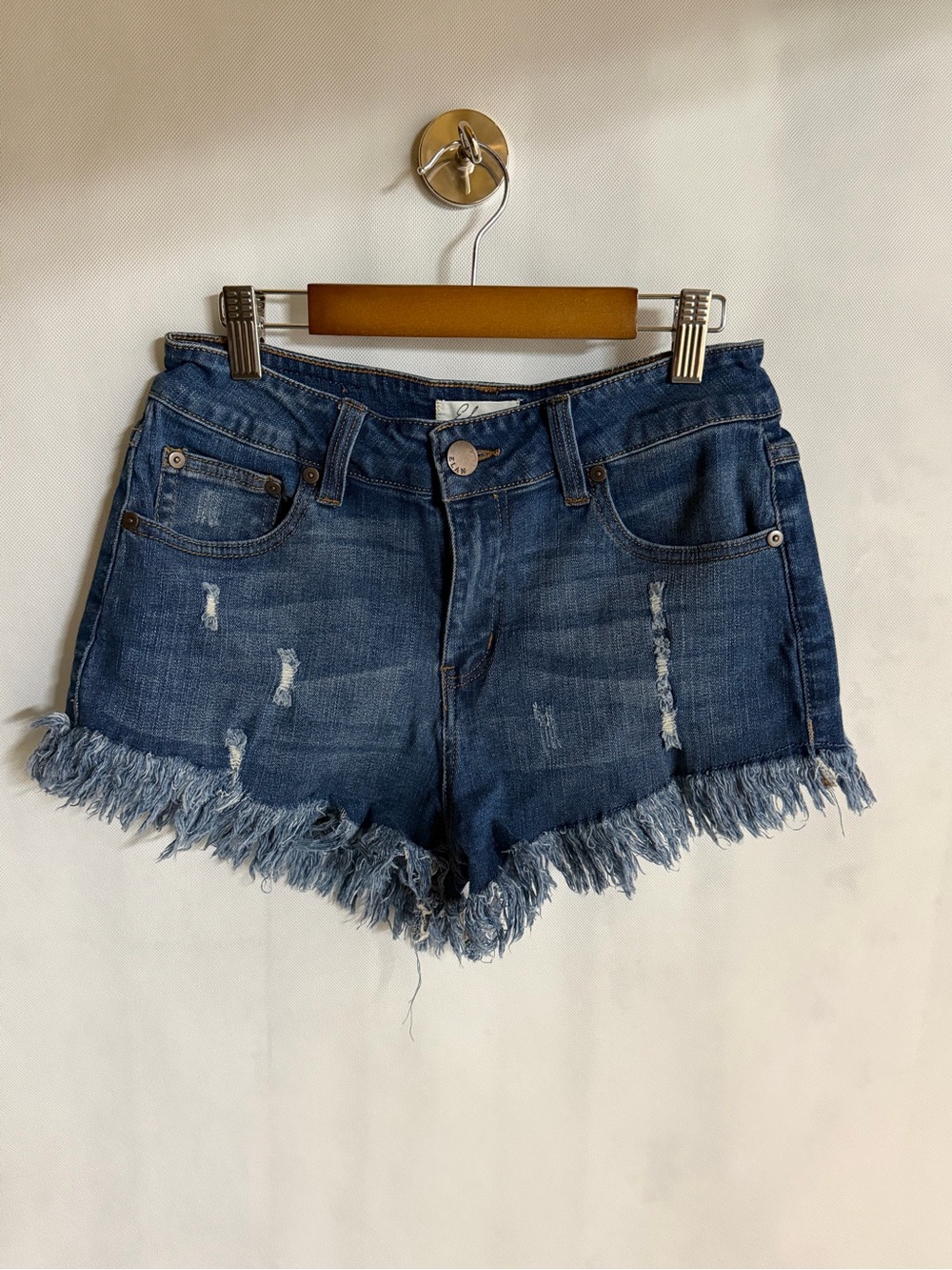 Elan Distressed Frayed Hem Denim Shorts Size Small NWOT
